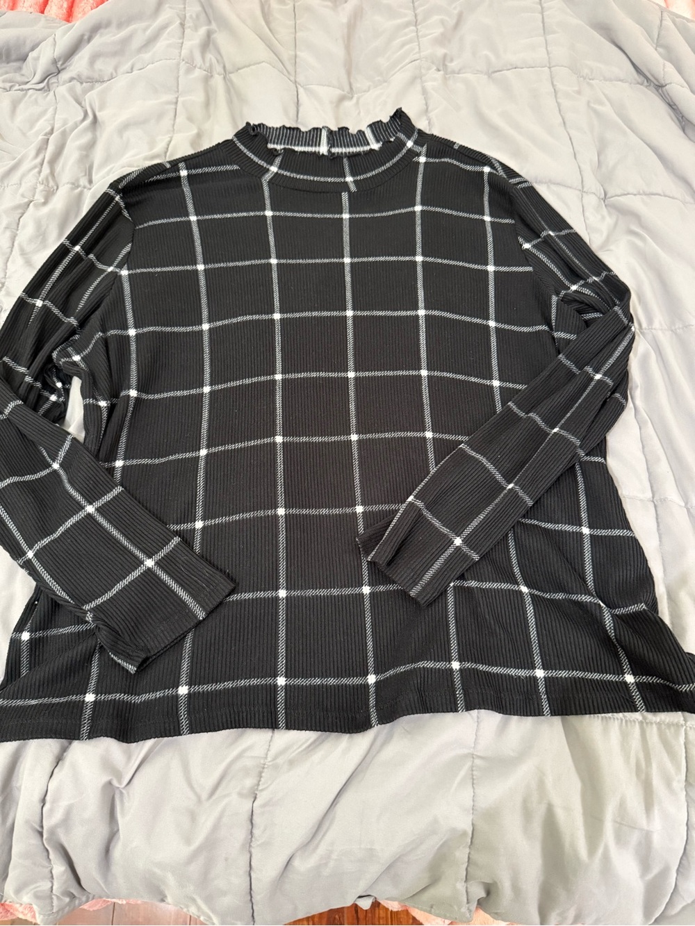Maurice’s Scallop Neck Turtle Neck